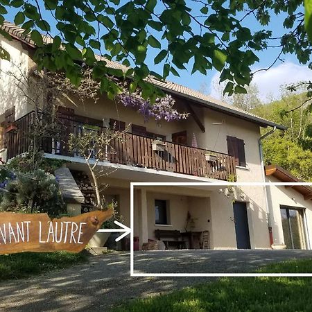 Un Pied Devant L'Autre Sainte-Marie-D'Alvey Eksteriør billede
